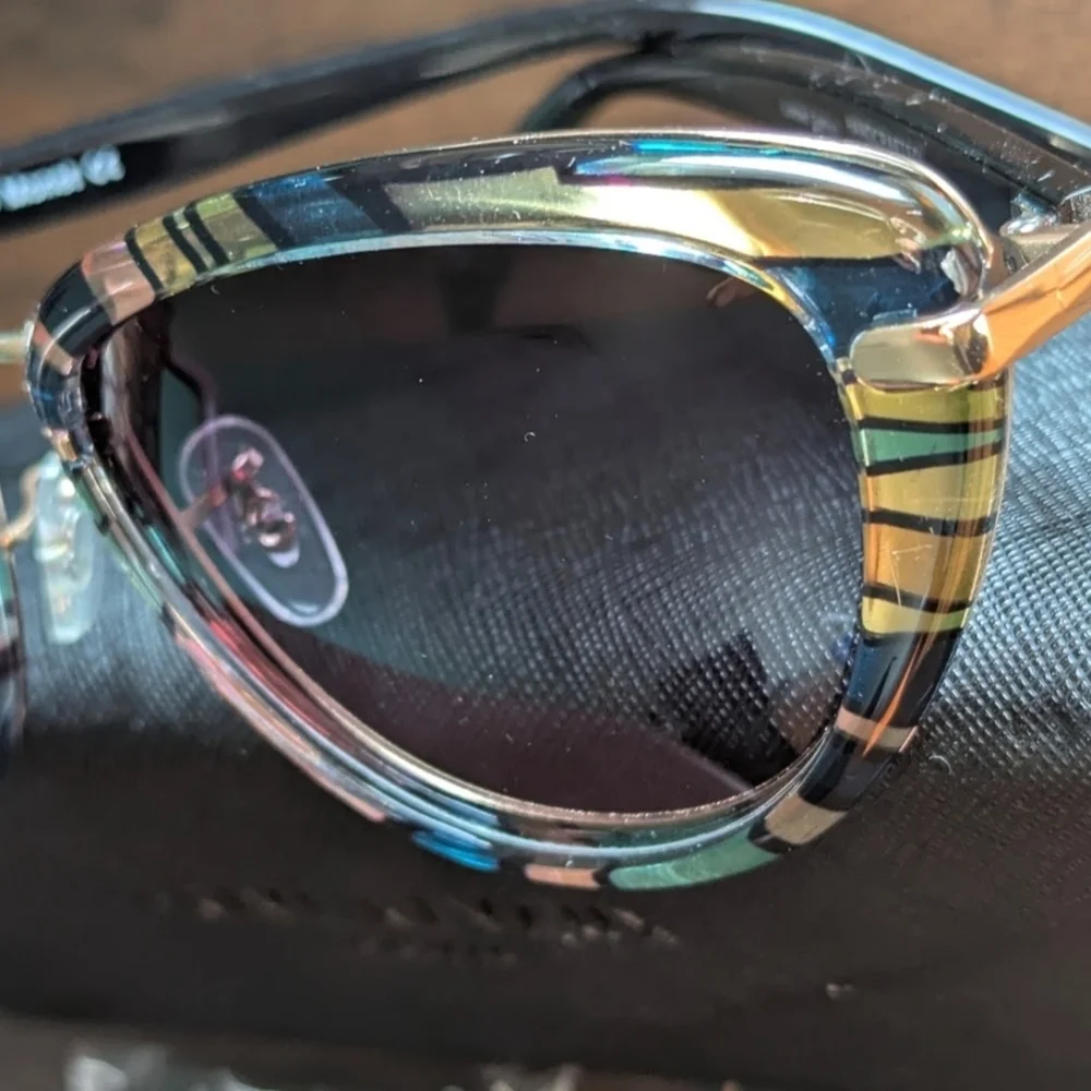 EUC Privรฉ Revaux Multicolor Monet Cat-Eye Polararized Black Sunglasses Excellent - Picture 4 of 12